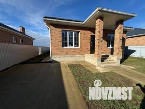 Коттедж 100м&sup2;, 1-этажный, участок 6 сот.  