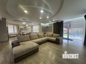 Дом 296м&sup2;, 2-этажный, участок 7 сот.  