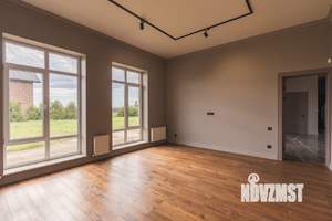 Дом 350м², 2-этажный, участок 15 сот.  