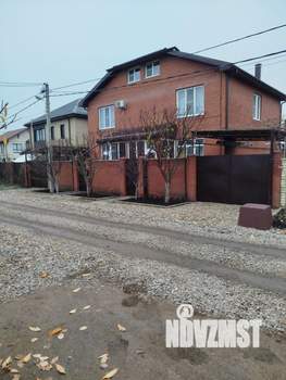 Коттедж 200м&sup2;, 2-этажный, участок 4 сот.  