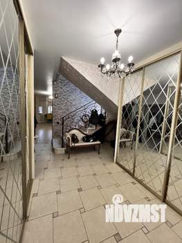 Дом 180м², 2-этажный, участок 5 сот.  