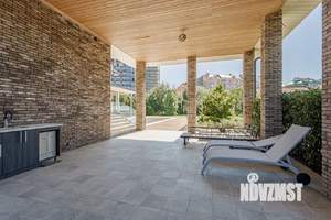 Дом 800м², 3-этажный, участок 15 сот.  