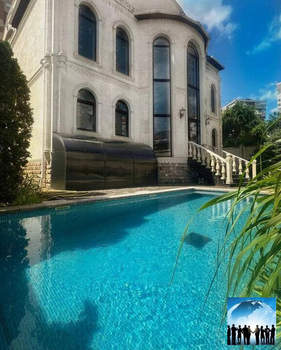 Дом 600м², 3-этажный, участок 8 сот.  