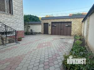 Дом 273м&sup2;, 3-этажный, участок 4 сот.  