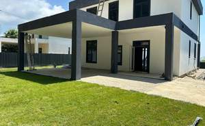 Дом 300м&sup2;, 2-этажный, участок 6 сот.  