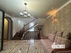 Дом 278м², 2-этажный, участок 10 сот.  