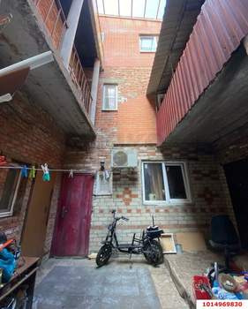 Дом 650м², 3-этажный, участок 8 сот.  