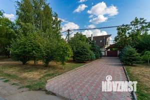 Дом 521м&sup2;, 3-этажный, участок 16 сот.  