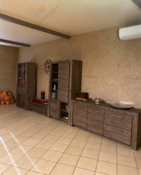 Дом 193м², 1-этажный, участок 8 сот.  