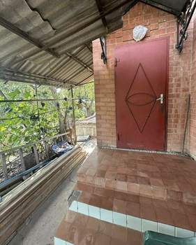 Дом 100м&sup2;, 2-этажный, участок 4 сот.  