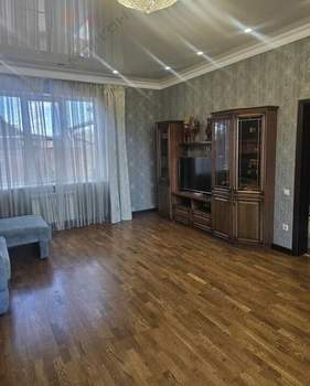 Дом 290м&sup2;, 3-этажный, участок 10 сот.  