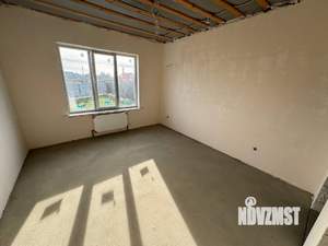 Дом 100м&sup2;, 2-этажный, участок 6 сот.  