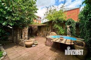 Дом 140м&sup2;, 3-этажный, участок 3 сот.  