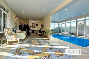 Дом 235м&sup2;, 2-этажный, участок 3 сот.  