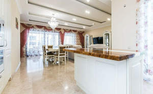 Дом 420м&sup2;, 2-этажный, участок 10 сот.  