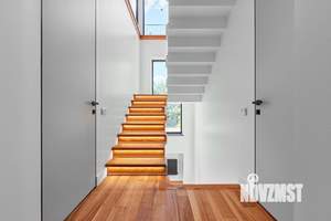 Дом 440м&sup2;, 3-этажный, участок 6 сот.  