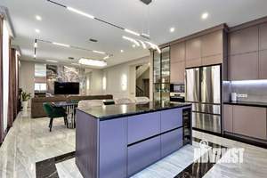 Дом 477м&sup2;, 3-этажный, участок 10 сот.  