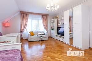 Дом 233м&sup2;, 3-этажный, участок 5 сот.  