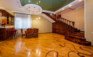 Дом 198м&sup2;, 2-этажный, участок 6 сот.  