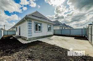 Дом 100м&sup2;, 2-этажный, участок 3 сот.  