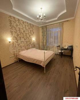 Дом 306м&sup2;, 2-этажный, участок 9 сот.  