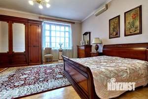 Дом 565м&sup2;, 2-этажный, участок 8 сот.  