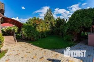 Дом 521м&sup2;, 3-этажный, участок 16 сот.  