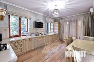 Дом 340м², 2-этажный, участок 13 сот.  