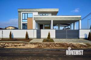 Дом 240м², 2-этажный, участок 4 сот.  