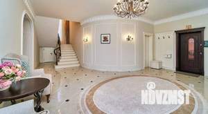 Дом 342м&sup2;, 2-этажный, участок 8 сот.  