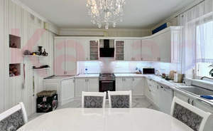 Дом 378м&sup2;, 2-этажный, участок 10 сот.  