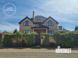 Дом 284м², 2-этажный, участок 8 сот.  