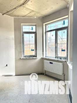 Дом 180м&sup2;, 2-этажный, участок 4 сот.  