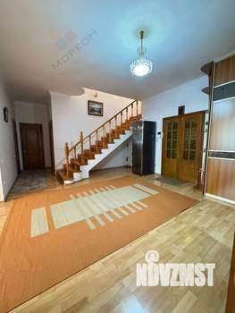 Дом 245м², 2-этажный, участок 6 сот.  