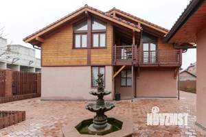 Дом 285м&sup2;, 2-этажный, участок 15 сот.  