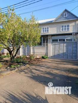 Дом 1000м&sup2;, 2-этажный, участок 12 сот.  