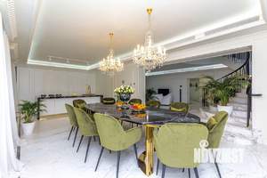 Дом 410м&sup2;, 2-этажный, участок 14 сот.  