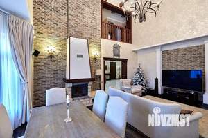 Дом 350м², 3-этажный, участок 15 сот.  