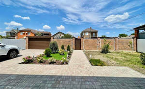 Дом 242м&sup2;, 2-этажный, участок 6 сот.  