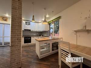 Дом 140м&sup2;, 2-этажный, участок 4 сот.  