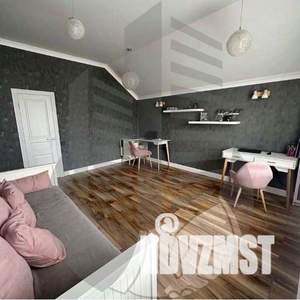 Дом 205м&sup2;, 2-этажный, участок 7 сот.  