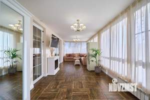 Дом 180м&sup2;, 2-этажный, участок 6 сот.  