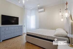 Дом 245м², 2-этажный, участок 4 сот.  