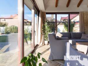 Дом 640м&sup2;, 3-этажный, участок 10 сот.  