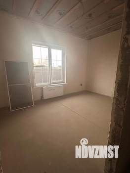 Дом 100м&sup2;, 2-этажный, участок 4 сот.  