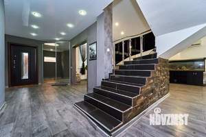 Дом 211м&sup2;, 3-этажный, участок 3 сот.  