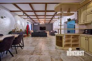 Дом 290м&sup2;, 2-этажный, участок 9 сот.  