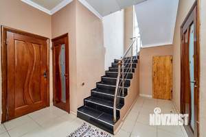 Дом 195м², 2-этажный, участок 4 сот.  