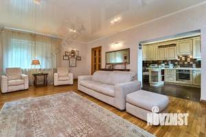 Дом 140м&sup2;, 3-этажный, участок 3 сот.  