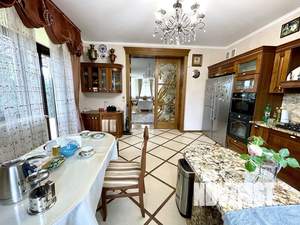 Дом 370м², 3-этажный, участок 8 сот.  